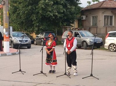 Участие на ученици от ОУ "Христо Ботев" в празника Спасовден 1